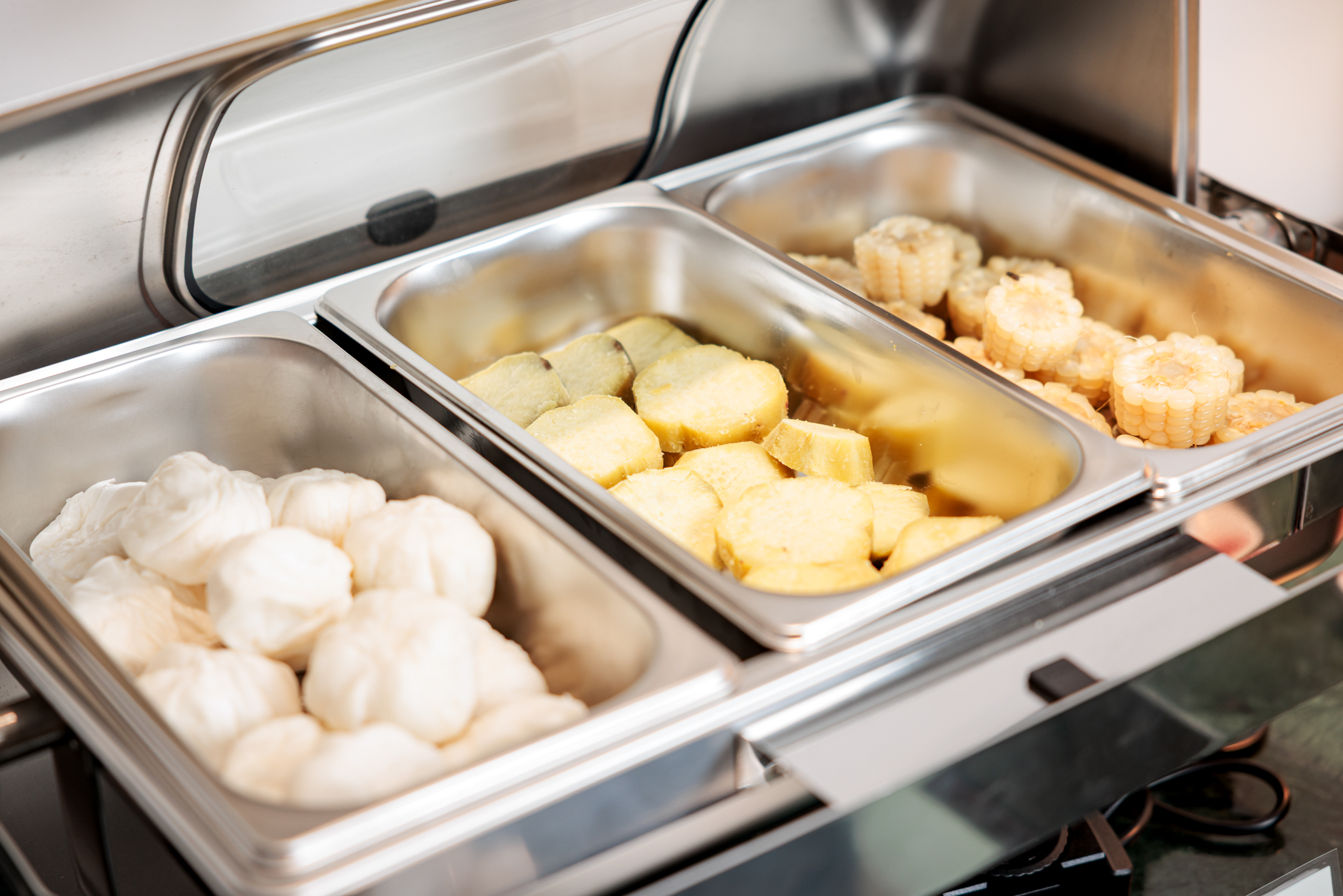 Fresh International & Local Dishes